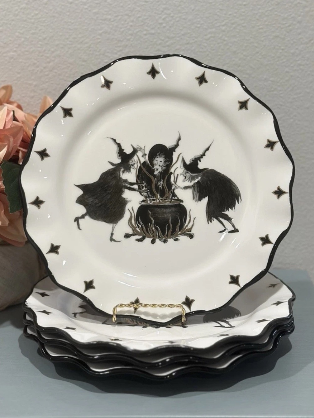 POTTER'S STUDIO Halloween Cauldron Witches 11" Dinner Plate SCALLOPED -
Set of 4